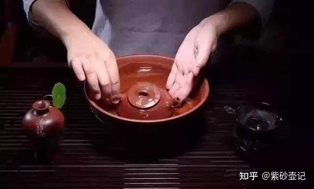 紫砂壶如何开壶（最简单的开壶方法）
